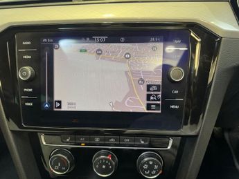 VOLKSWAGEN PASSAT 1.5 TSI EVO SEL Estate 5dr Petrol DSG Euro 6 (s/s) (150 ps)