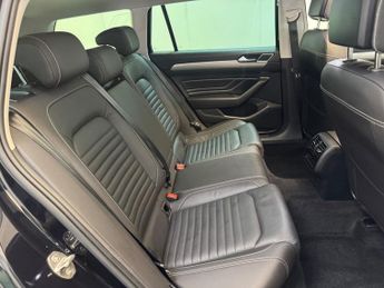 VOLKSWAGEN PASSAT 1.5 TSI EVO SEL Estate 5dr Petrol DSG Euro 6 (s/s) (150 ps)
