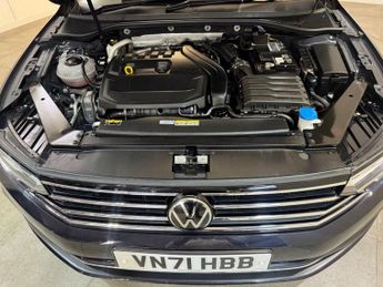 VOLKSWAGEN PASSAT 1.5 TSI EVO SEL Estate 5dr Petrol DSG Euro 6 (s/s) (150 ps)