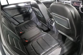 VOLKSWAGEN TIGUAN 2.0 TDI R-Line SUV 5dr Diesel DSG 4Motion Euro 6 (s/s) (150 ps)