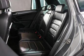 VOLKSWAGEN TIGUAN 2.0 TDI R-Line SUV 5dr Diesel DSG 4Motion Euro 6 (s/s) (150 ps)