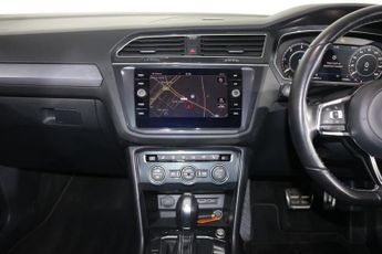 VOLKSWAGEN TIGUAN 2.0 TDI R-Line SUV 5dr Diesel DSG 4Motion Euro 6 (s/s) (150 ps)