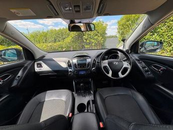 HYUNDAI IX35 2.0 CRDi Premium SUV 5dr Diesel Auto 4WD Euro 5 (184 ps)