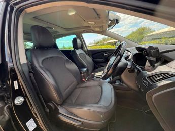 HYUNDAI IX35 2.0 CRDi Premium SUV 5dr Diesel Auto 4WD Euro 5 (184 ps)