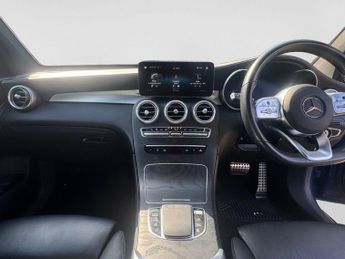 MERCEDES-BENZ GLC 2.0 GLC300d AMG Line (Premium) Coupe 5dr Diesel G-Tronic+ 4MATIC