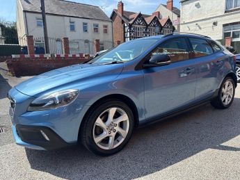VOLVO V40 CROSS COUNTRY 1.6 D2 Lux Hatchback 5dr Diesel Powershift Euro 5 (s/s) (115 ps)