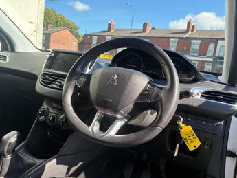 PEUGEOT 208 1.2 PureTech Active Hatchback 5dr Petrol Manual Euro 6 (82 ps)