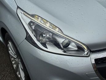 PEUGEOT 208 1.2 PureTech Allure Hatchback 5dr Petrol Manual Euro 6 (82 ps)