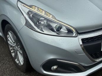 PEUGEOT 208 1.2 PureTech Allure Hatchback 5dr Petrol Manual Euro 6 (82 ps)