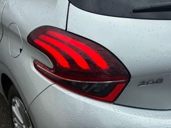 PEUGEOT 208 1.2 PureTech Allure Hatchback 5dr Petrol Manual Euro 6 (82 ps)