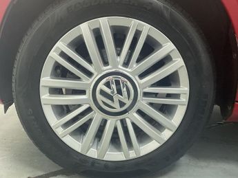 VOLKSWAGEN UP! 1.0 Look up! Hatchback 3dr Petrol Manual Euro 6 (60 ps) - AA INS