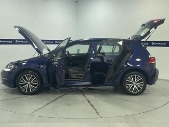 VOLKSWAGEN GOLF 1.0 TSI SE Nav Hatchback 5dr Petrol Manual Euro 6 (s/s) (110 bhp