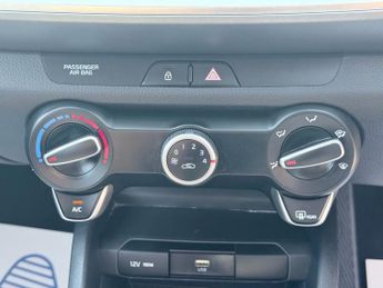 KIA STONIC Red 1.0 T-GDi 2 SUV, 23,200 miles, Euro 6, Automatic, CarPlay/An