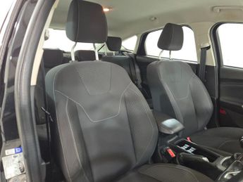 FORD FOCUS 1.5 TDCi Zetec Hatchback 5dr Diesel Manual Euro 6 (s/s) (120 ps)