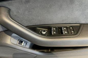 AUDI A4 2.0 TFSI 35 Black Edition Saloon 4dr Petrol S Tronic Euro 6 (s/s