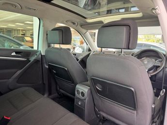 VOLKSWAGEN TIGUAN 2.0 TDI BlueMotion Tech SE SUV 5dr Diesel DSG 4WD Euro 5 (s/s) (