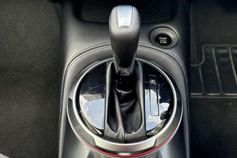 NISSAN JUKE 1.0 DIG-T N-Connecta SUV 5dr Petrol DCT Auto Euro 6 (s/s) (114 p