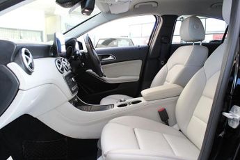 MERCEDES-BENZ A CLASS 2.1 A200d Sport (Premium) Hatchback 5dr Diesel 7G-DCT Euro 6 (s/