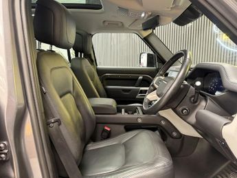 LAND ROVER DEFENDER 3.0 D300 MHEV HSE SUV 5dr Diesel Auto 4WD Euro 6 (s/s) (300 ps)