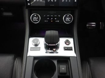 JAGUAR F-PACE 2.0 D200 MHEV R-Dynamic HSE Black SUV 5dr Diesel Auto AWD Euro 6
