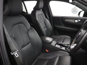 VOLVO XC40 2.0 B4 MHEV R-Design SUV 5dr Petrol Hybrid Auto AWD Euro 6 (s/s)