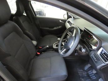 RENAULT CLIO 1.0 TCe Iconic Hatchback 5dr Petrol Manual Euro 6 (s/s) (90 ps)