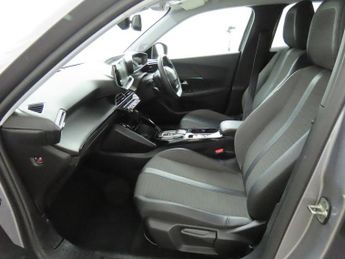 PEUGEOT E-2008 50kWh Allure Premium SUV 5dr Electric Auto (7kW Charger) (136 ps