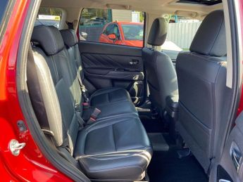 MITSUBISHI OUTLANDER 2.0h 12kWh 4h SUV 5dr Petrol Plug-in Hybrid CVT 4WD Euro 6 (s/s)