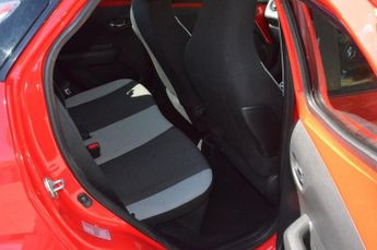 TOYOTA AYGO 1.0 VVT-i x-play Hatchback 5dr Petrol x-shift Euro 6 (68 ps)