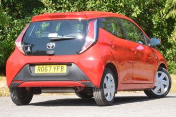 TOYOTA AYGO 1.0 VVT-i x-play Hatchback 5dr Petrol x-shift Euro 6 (68 ps)