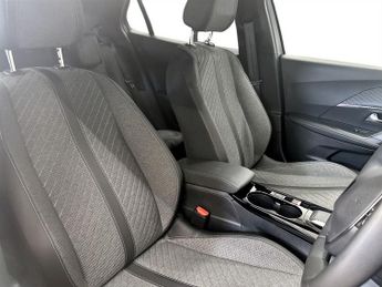 PEUGEOT E-2008 50kWh Allure SUV 5dr Electric Auto (7kW Charger) (136 ps)