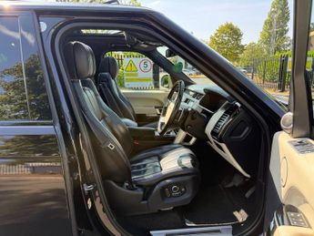 LAND ROVER RANGE ROVER 4.4 SD V8 Autobiography SUV 5dr Diesel Auto 4WD Euro 6 (s/s) (33