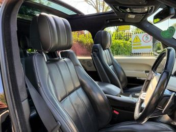 LAND ROVER RANGE ROVER 4.4 SD V8 Autobiography SUV 5dr Diesel Auto 4WD Euro 6 (s/s) (33