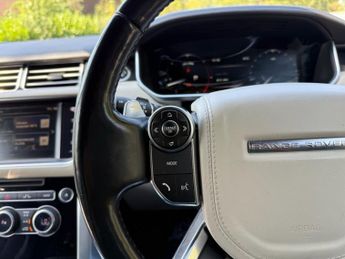 LAND ROVER RANGE ROVER 4.4 SD V8 Autobiography SUV 5dr Diesel Auto 4WD Euro 6 (s/s) (33