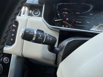 LAND ROVER RANGE ROVER 4.4 SD V8 Autobiography SUV 5dr Diesel Auto 4WD Euro 6 (s/s) (33