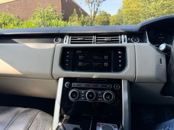 LAND ROVER RANGE ROVER 4.4 SD V8 Autobiography SUV 5dr Diesel Auto 4WD Euro 6 (s/s) (33