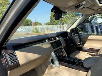 LAND ROVER RANGE ROVER 4.4 SD V8 Autobiography SUV 5dr Diesel Auto 4WD Euro 5 (339 ps)