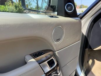 LAND ROVER RANGE ROVER 4.4 SD V8 Autobiography SUV 5dr Diesel Auto 4WD Euro 5 (339 ps)