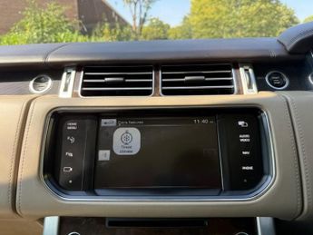 LAND ROVER RANGE ROVER 4.4 SD V8 Autobiography SUV 5dr Diesel Auto 4WD Euro 5 (339 ps)