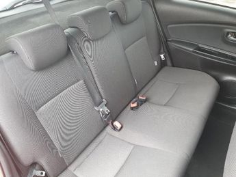 TOYOTA YARIS 1.33 Dual VVT-i Design Hatchback 5dr Petrol Multidrive S Euro 6 