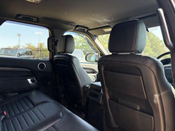 LAND ROVER DISCOVERY 3.0 SD V6 HSE SUV 5dr Diesel Auto 4WD Euro 6 (s/s) (306 ps)