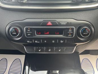 KIA SORENTO 2.2 CRDi KX-2 SUV 5dr Diesel Auto AWD Euro 6 (s/s) (197 bhp)