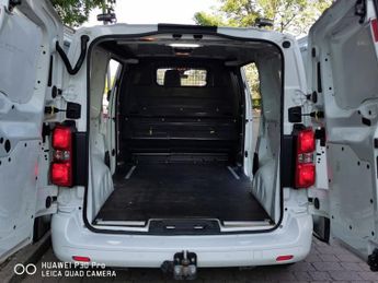 TOYOTA PROACE 2.0D Design Medium Panel Van 6dr Diesel Auto MWB Euro 6 (s/s) (1