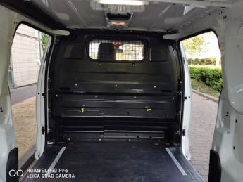 TOYOTA PROACE 2.0D Design Medium Panel Van 6dr Diesel Auto MWB Euro 6 (s/s) (1