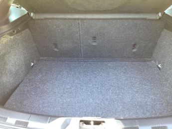 VOLVO V40 CROSS COUNTRY 1.5 T3 Pro Hatchback 5dr Petrol Auto Euro 6 (s/s) (152 ps)