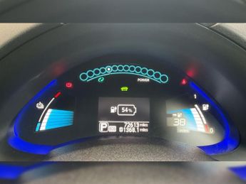 NISSAN LEAF 30kWh Tekna Hatchback 5dr Electric Auto (109 bhp)