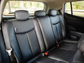 NISSAN LEAF 30kWh Tekna Hatchback 5dr Electric Auto (109 bhp)