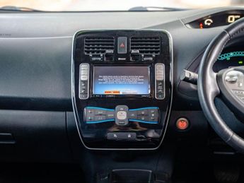 NISSAN LEAF 30kWh Tekna Hatchback 5dr Electric Auto (109 bhp)