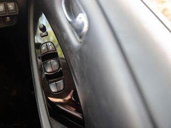 NISSAN LEAF 30kWh Tekna Hatchback 5dr Electric Auto (109 bhp)