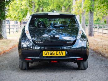 NISSAN LEAF 30kWh Tekna Hatchback 5dr Electric Auto (109 bhp)